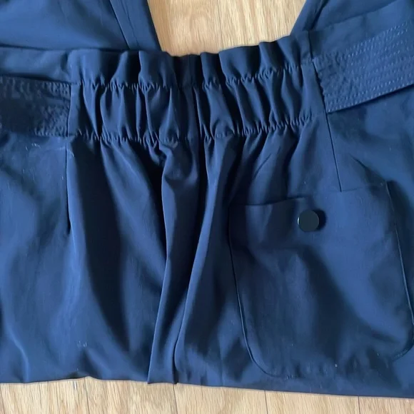 Athleta black paper bag waist pants size 4 - Picture 5 of 6